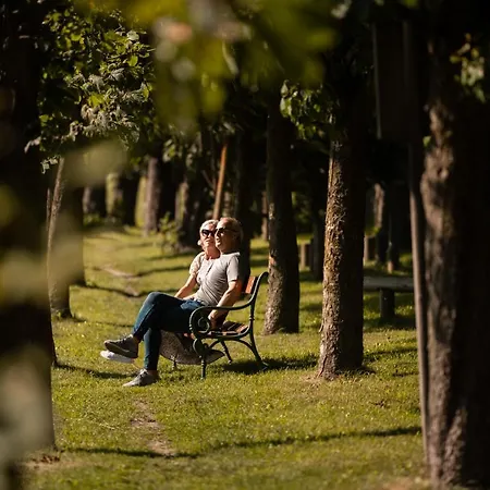 Romantik & Restaurant Stafler 4*